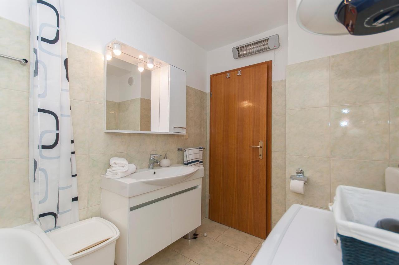 Apartment Luna Омиш Экстерьер фото