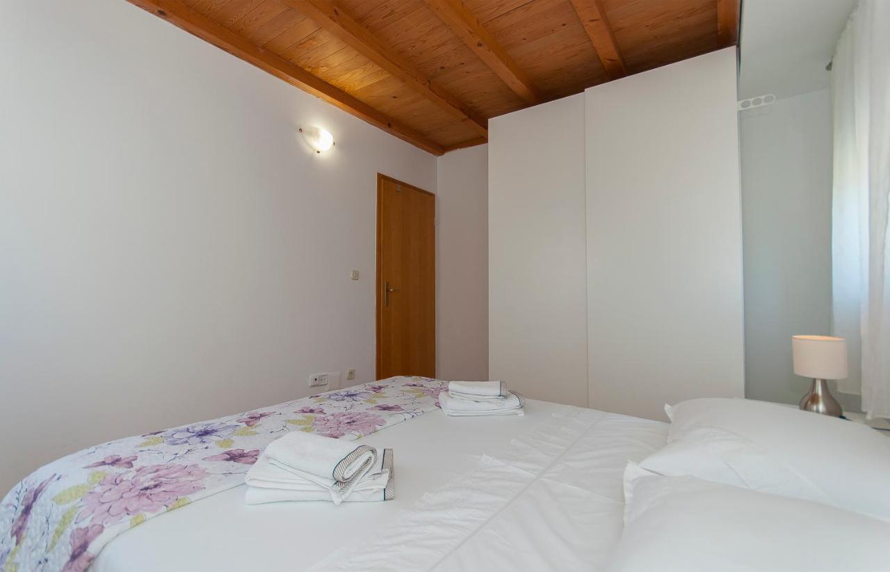 Apartment Luna Омиш Экстерьер фото