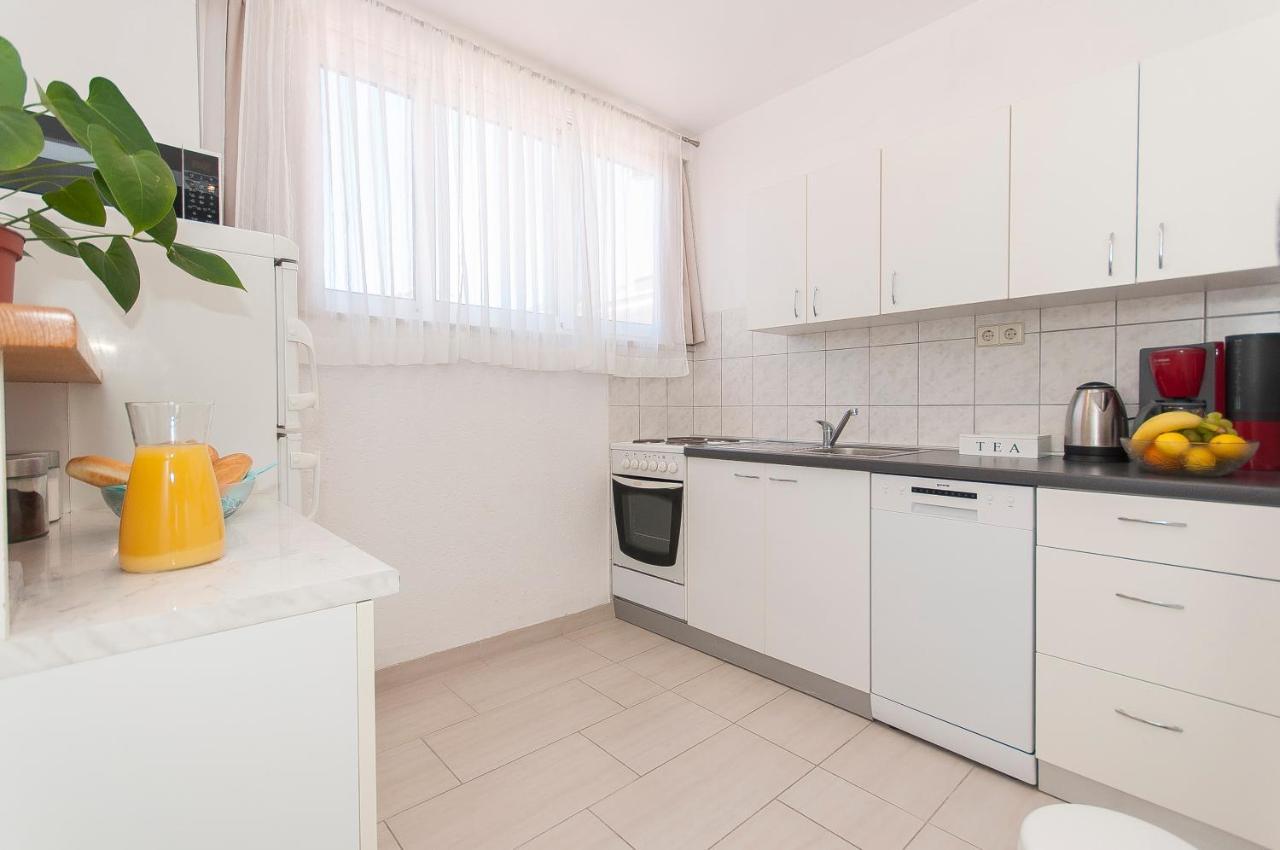 Apartment Luna Омиш Экстерьер фото