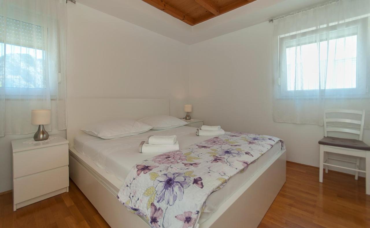 Apartment Luna Омиш Экстерьер фото